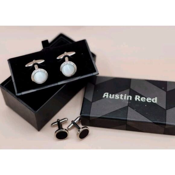 2 Pair Vintage New Austin Reed cufflinks Mother Of Pearl SILVER TONE IN BOX - Picture 1 of 8